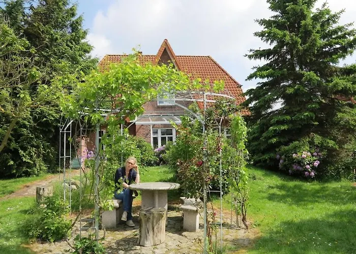 Semesterbostad With 4 Bedrooms