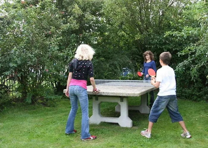 With 4 Bedrooms * Spieka-Neufeld