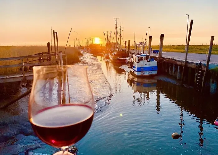 With 4 Bedrooms Spieka-Neufeld